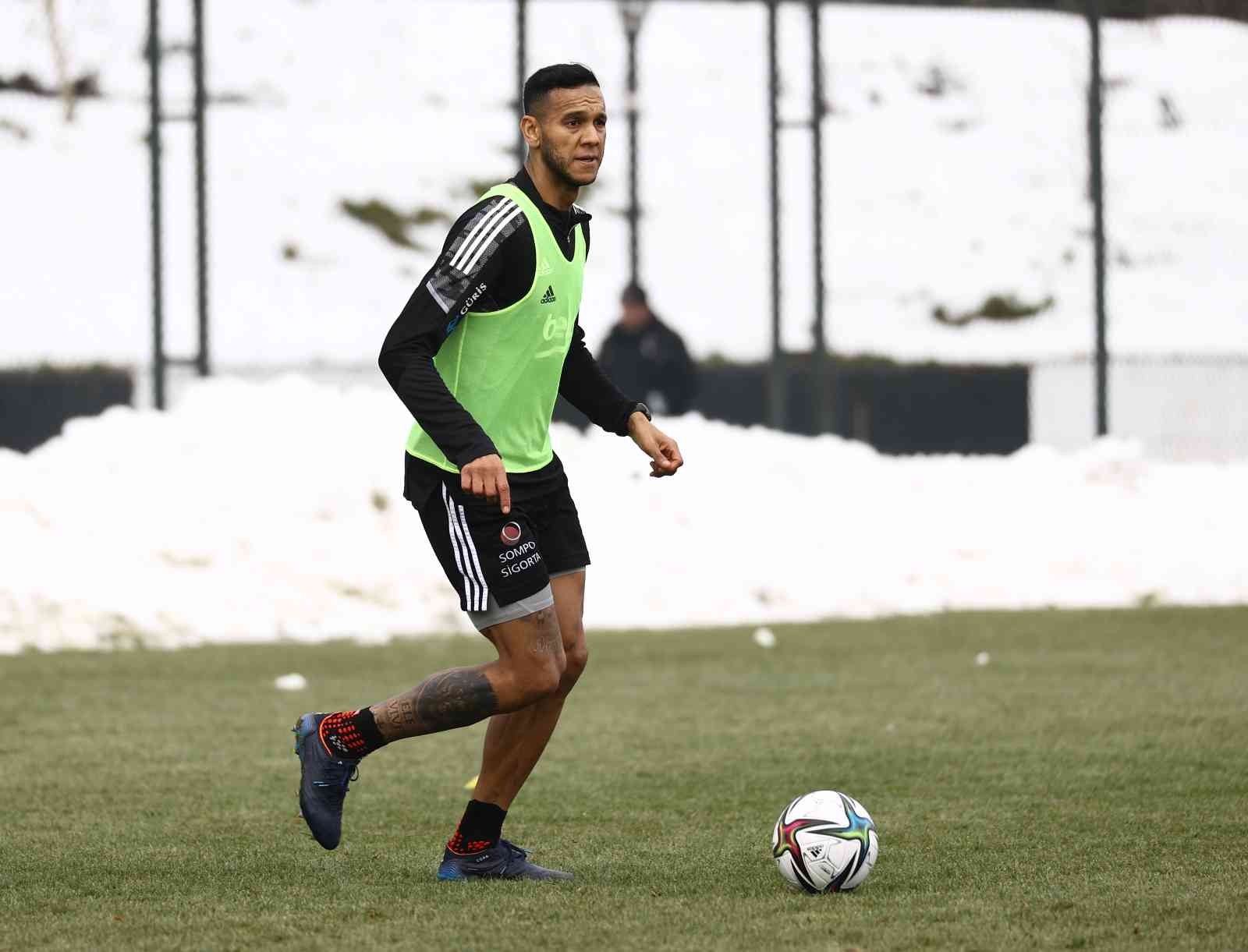 Beşiktaş, Hatayspor maçının hazırlıklarına başladı Beşiktaş, Spor Toto Süper Lig’in 30. haftasında sahasında Hatayspor ile oynayacağı maçın hazırlıklarına ara vermeden başladı. Teknik Direktör ...