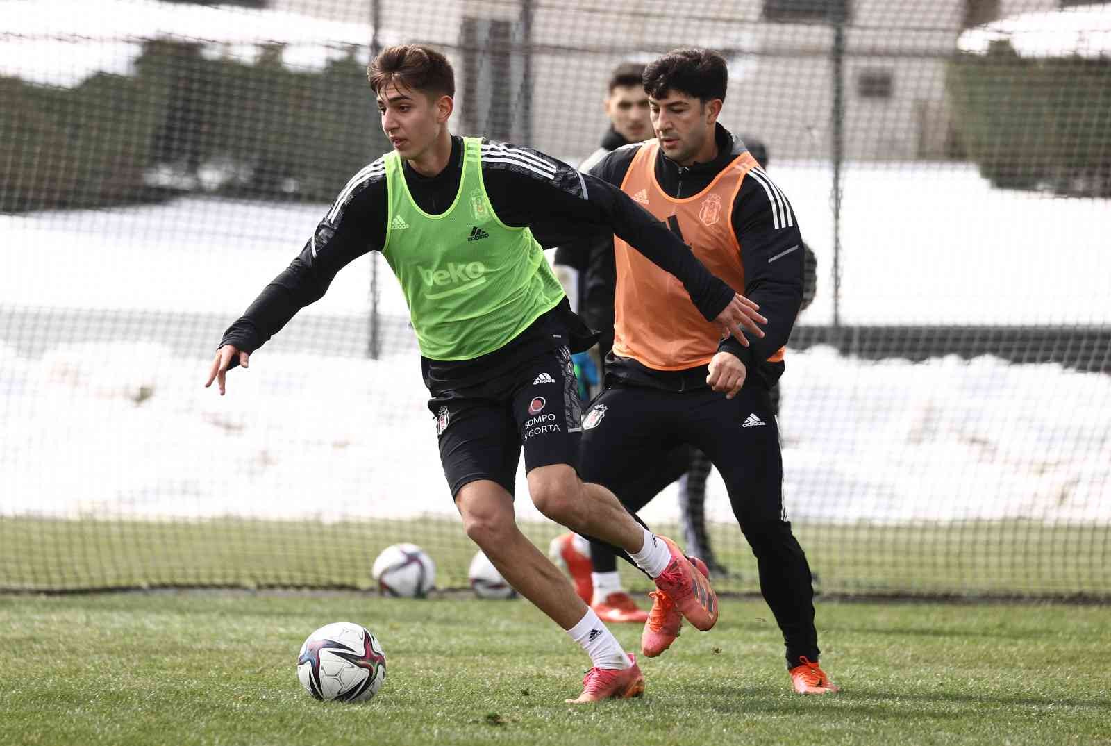 Beşiktaş, Hatayspor maçının hazırlıklarına başladı Beşiktaş, Spor Toto Süper Lig’in 30. haftasında sahasında Hatayspor ile oynayacağı maçın hazırlıklarına ara vermeden başladı. Teknik Direktör ...