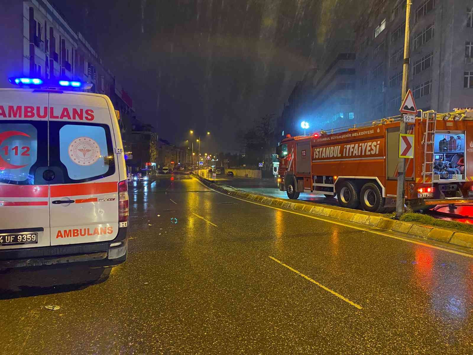 Beylikdüzü’nde bir çelik kapı imalathanesinde yangın çıktı Beylikdüzü’nde 5 katlı bir binada bulunan çelik kapı imalathanesinde yangın çıktı. Yangın, saat 01.45 sıralarında Beylikdüzü Yakuplu Mahallesi ...