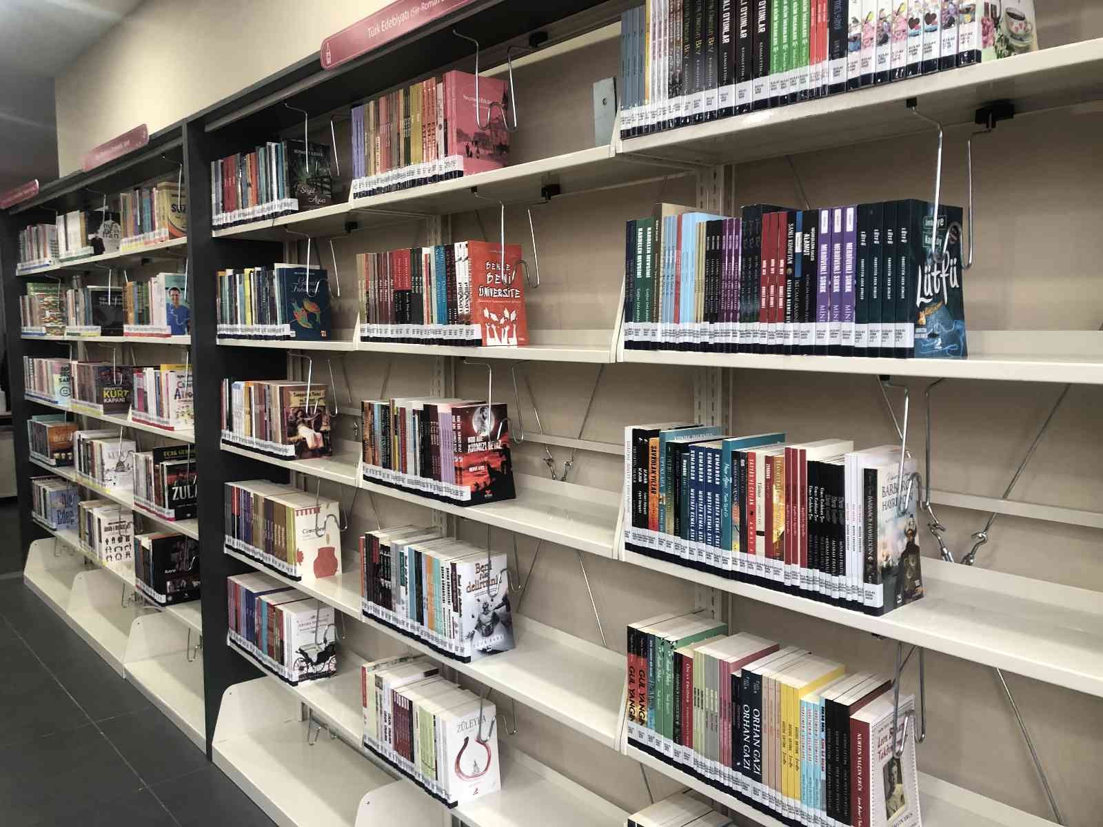 Beyoğlu’nda okuma alışkanlığının artırılması ve vatandaşların kitaplara daha kolay ulaşmasını sağlamak amacıyla "Her Semte Bir Kütüphane" projesi ...