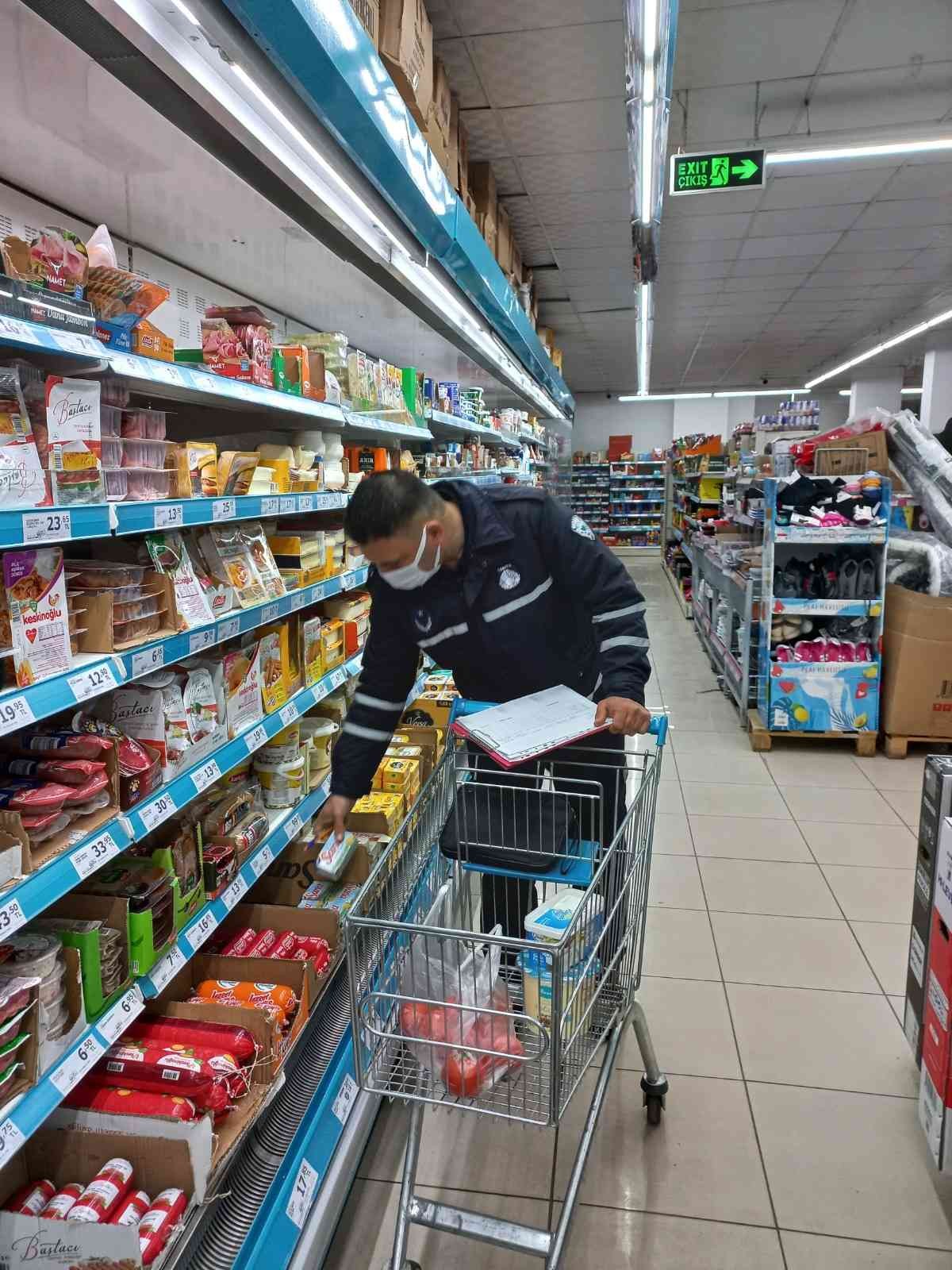 Bigadiç Belediyesi Zabıta Müdürlüğü’ne bağlı ekipler fahiş fiyat ve stokçuluğa karşı ilçe genelindeki tüm marketlerde denetim gerçekleştirdi ...