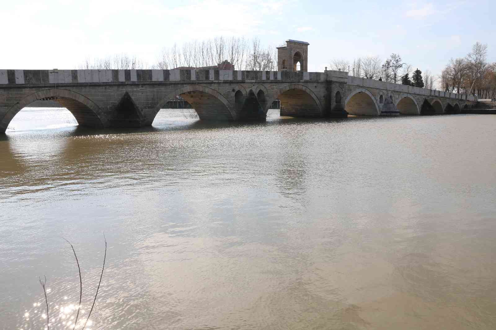 Bulgaristan’da karların erimesiyle Edirne’de nehir debileri arttı Bulgaristan’da karların erimeye başlamasının ardından kaynağını Bulgaristan’dan alan ve Edirne’den de geçen Meriç ve Tunca nehirlerinin debisinde ...