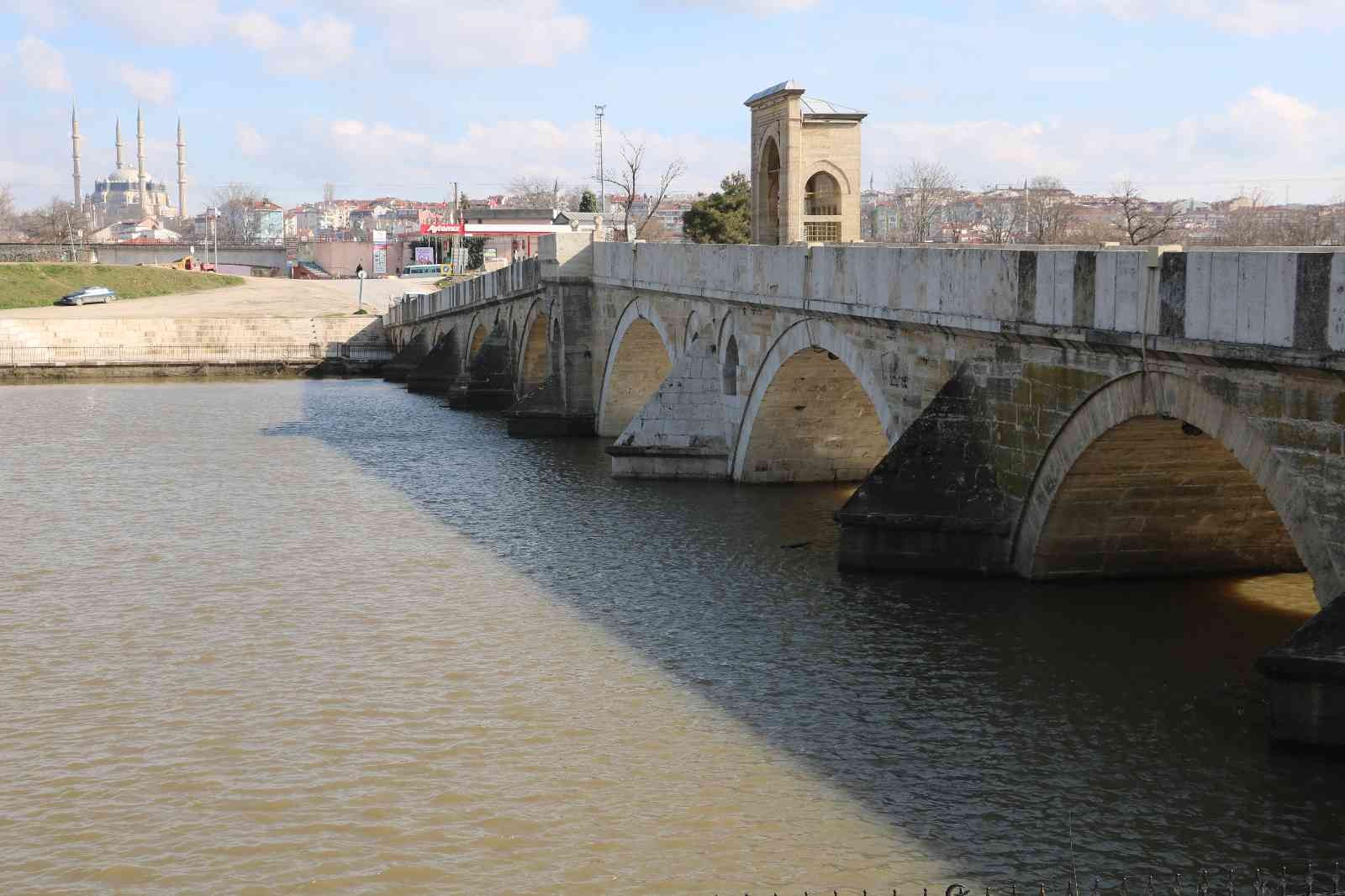 Bulgaristan’da karların erimesiyle Edirne’de nehir debileri arttı Bulgaristan’da karların erimeye başlamasının ardından kaynağını Bulgaristan’dan alan ve Edirne’den de geçen Meriç ve Tunca nehirlerinin debisinde ...