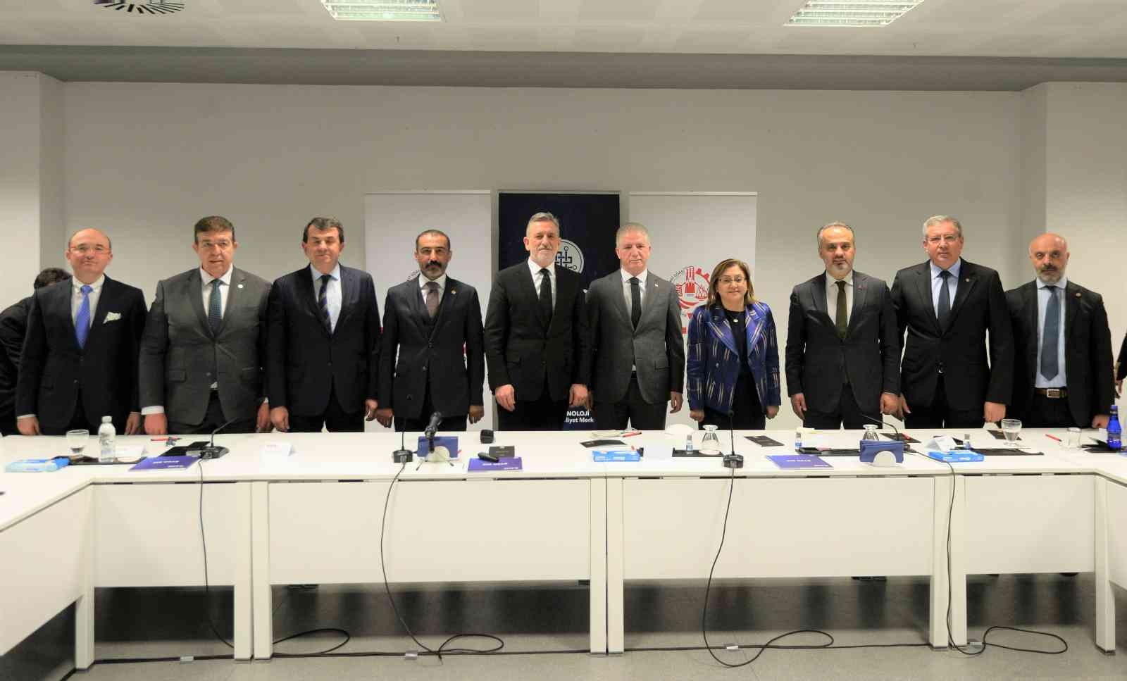 Bursa ve Gaziantep sürdürülebilir kalkınma için güçlerini birleştirdi Türkiye ekonomisi ve sanayisinin en güçlü merkezlerinden olan Bursa ve Gaziantep, Türkiye’nin sürdürülebilir kalkınma hedefleri için güçlerini ...