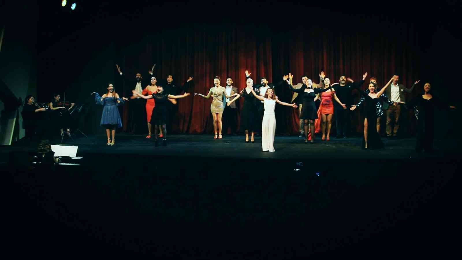 Devlet Tiyatroları Genel Müdürlüğü tarafından bu sene 9’uncusu gerçekleştirilen ‘Bursa Uluslararası Balkan Ülkeleri Tiyatro Festivali’, Uludağ ...