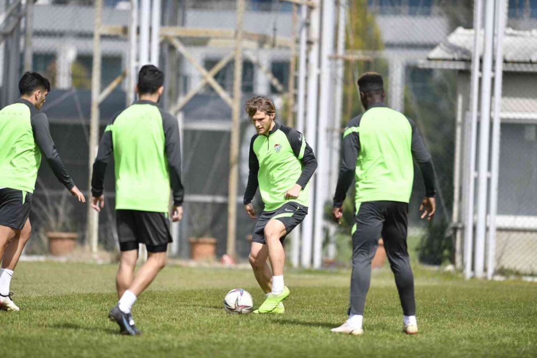 bursaspor-taktik-antrenman-yapti-cDWmNumJ.jpg