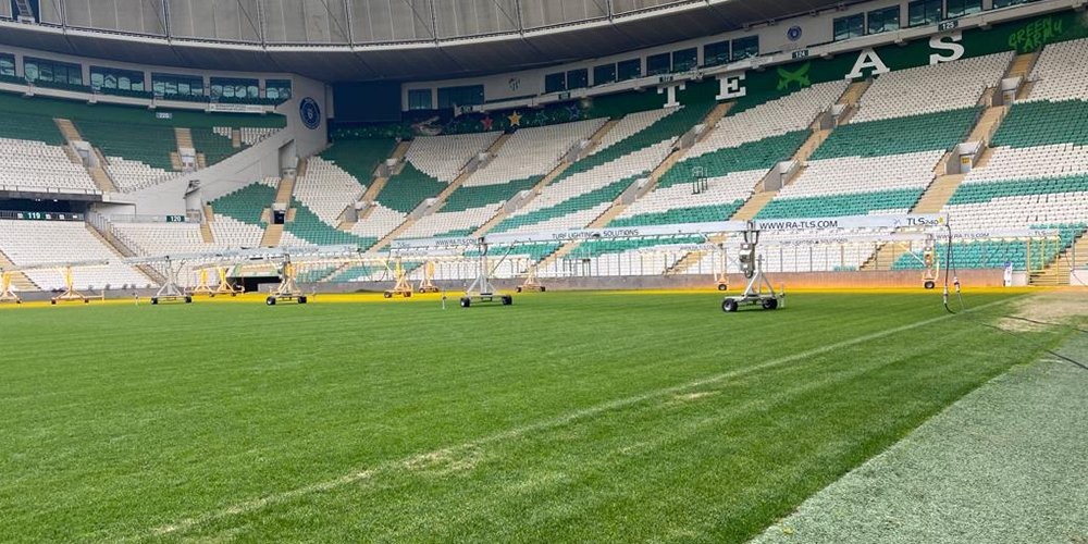 Bursaspor, Timsah Park’ın zemini ile ilgili çalışma başlattı Bursaspor Kulübü, Timsah Park’ın zeminiyle ilgili çalışma başlattı. Tesislerden Sorumlu Yönetim Kurulu Üyesi Rıdvan Gültekin, “Stadyumdaki ...