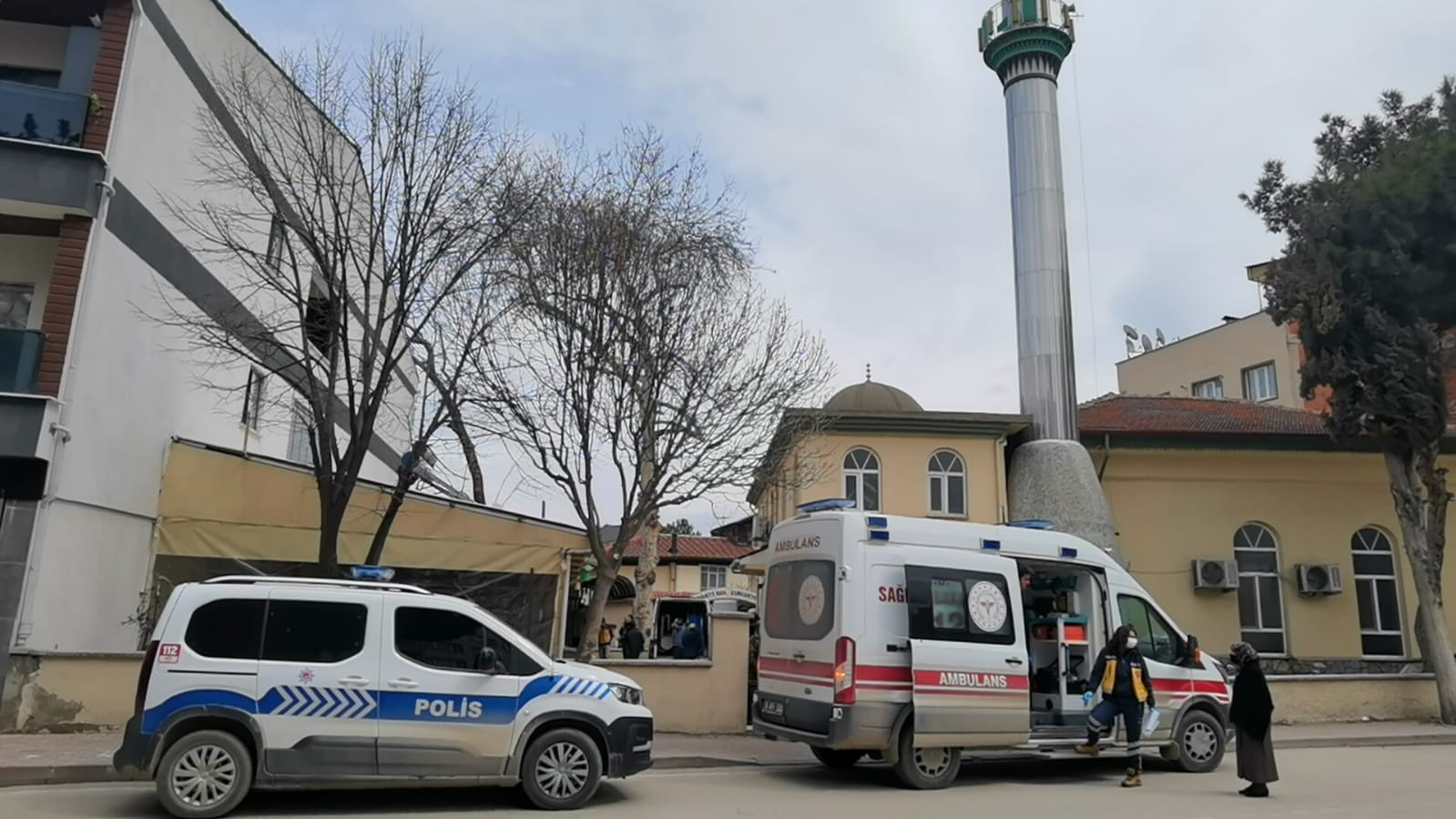 Cami görevlisi yaşlı adam evinde ölü bulundu Bursa’nın İnegöl ilçesinde bir camiinin tuvalet görevlisi, odasında ölü bulundu. Olay, Burhaniye Mahallesi Yeşilbursa Caddesi üzerinde bulunan ...