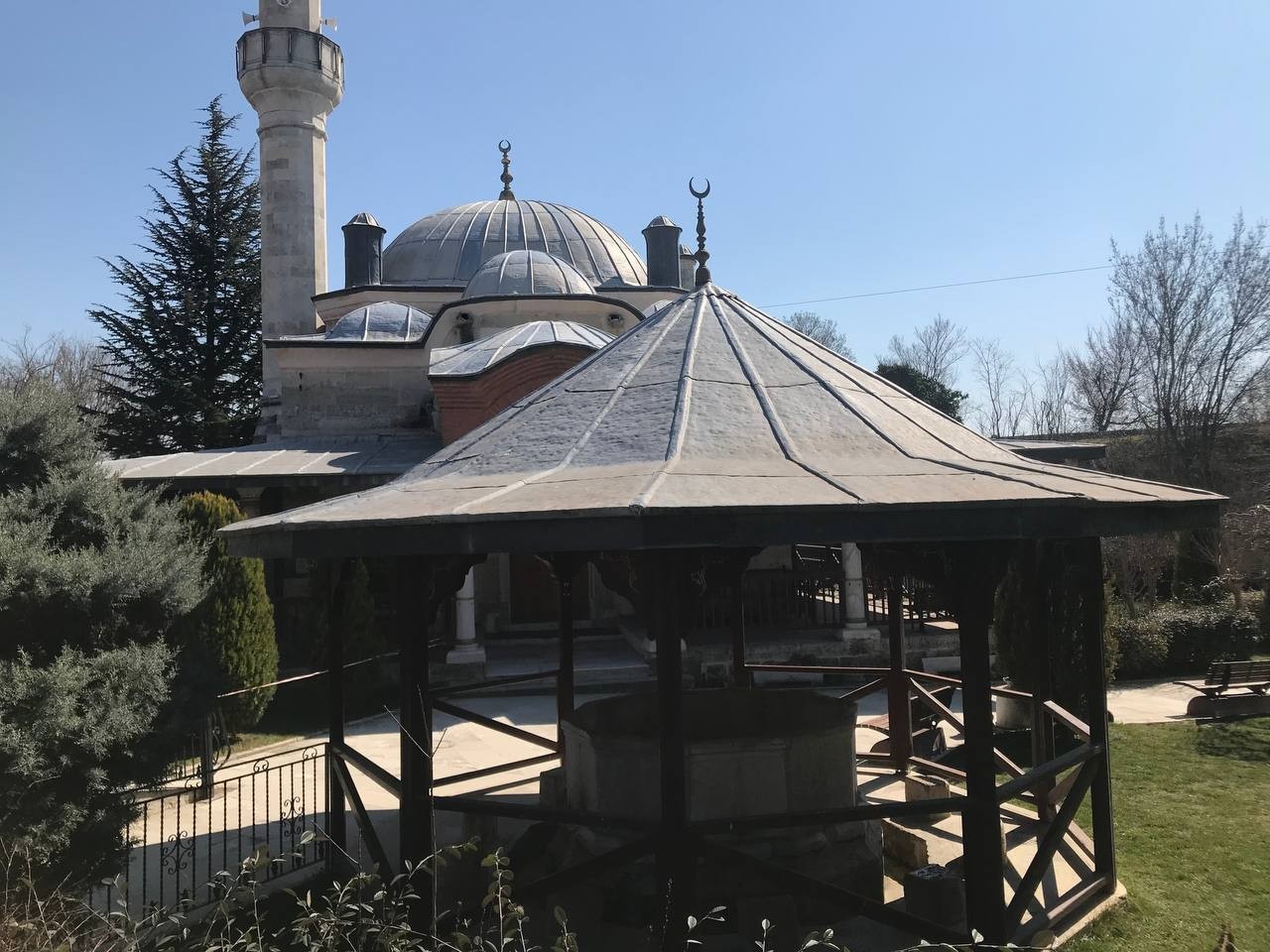 Cami musluklarını çaldılar EDİRNE (İHA) – Edirne’de tarihi caminin şadırvanında ve tuvaletlerde bulunan muslukların çalınma anı güvenlik kamerasına yansıdı. Alınan bilgiye ...