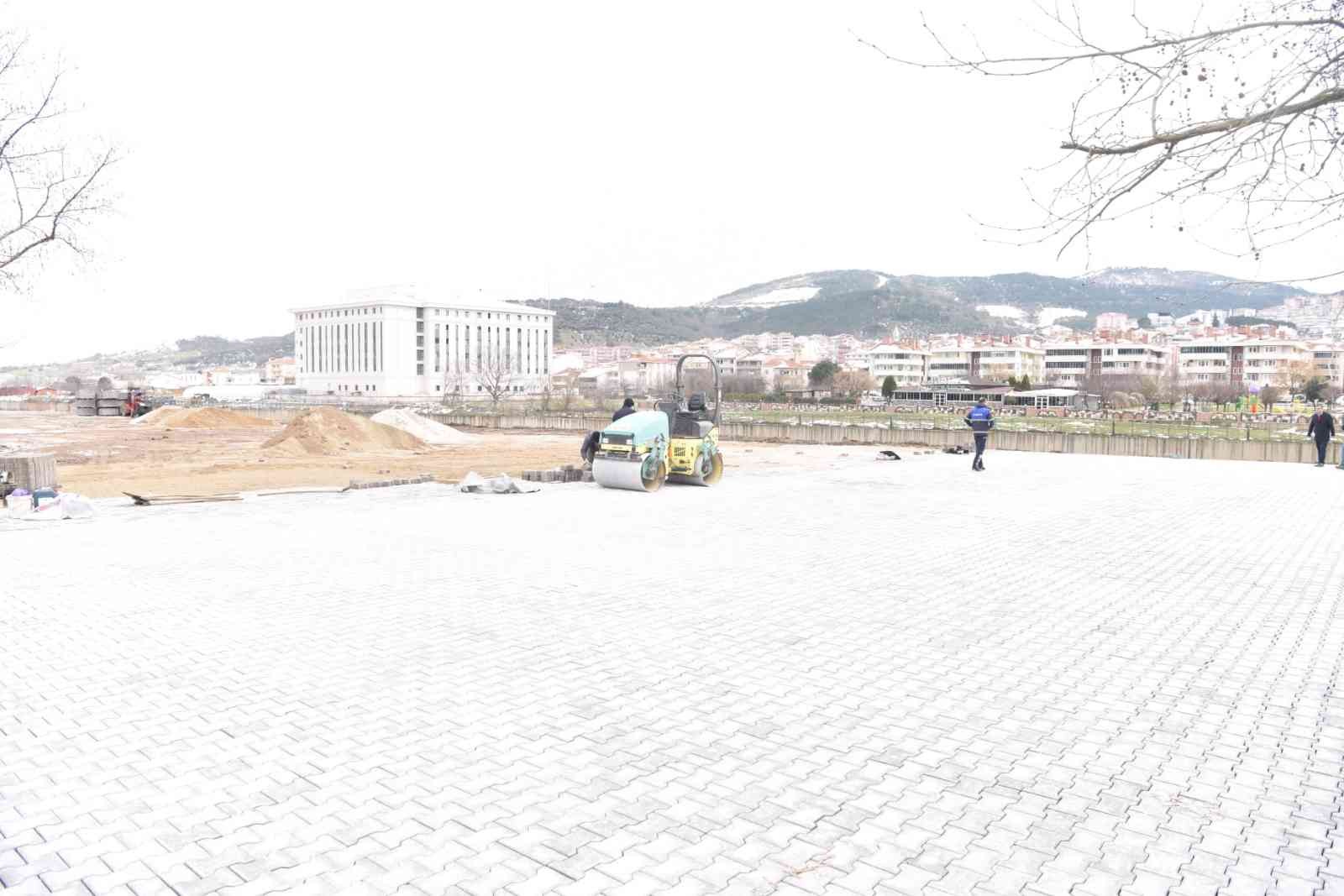 Çan Kocabaş çayı çevresi güzelleşiyor Çanakkale’nin Çan ilçesinde Kocabaş çayı kenarı güzelleştirme çalışmaları sürüyor. Çan Belediye Başkanı Bülent Öz, Kocabaş çayı kenarı ...