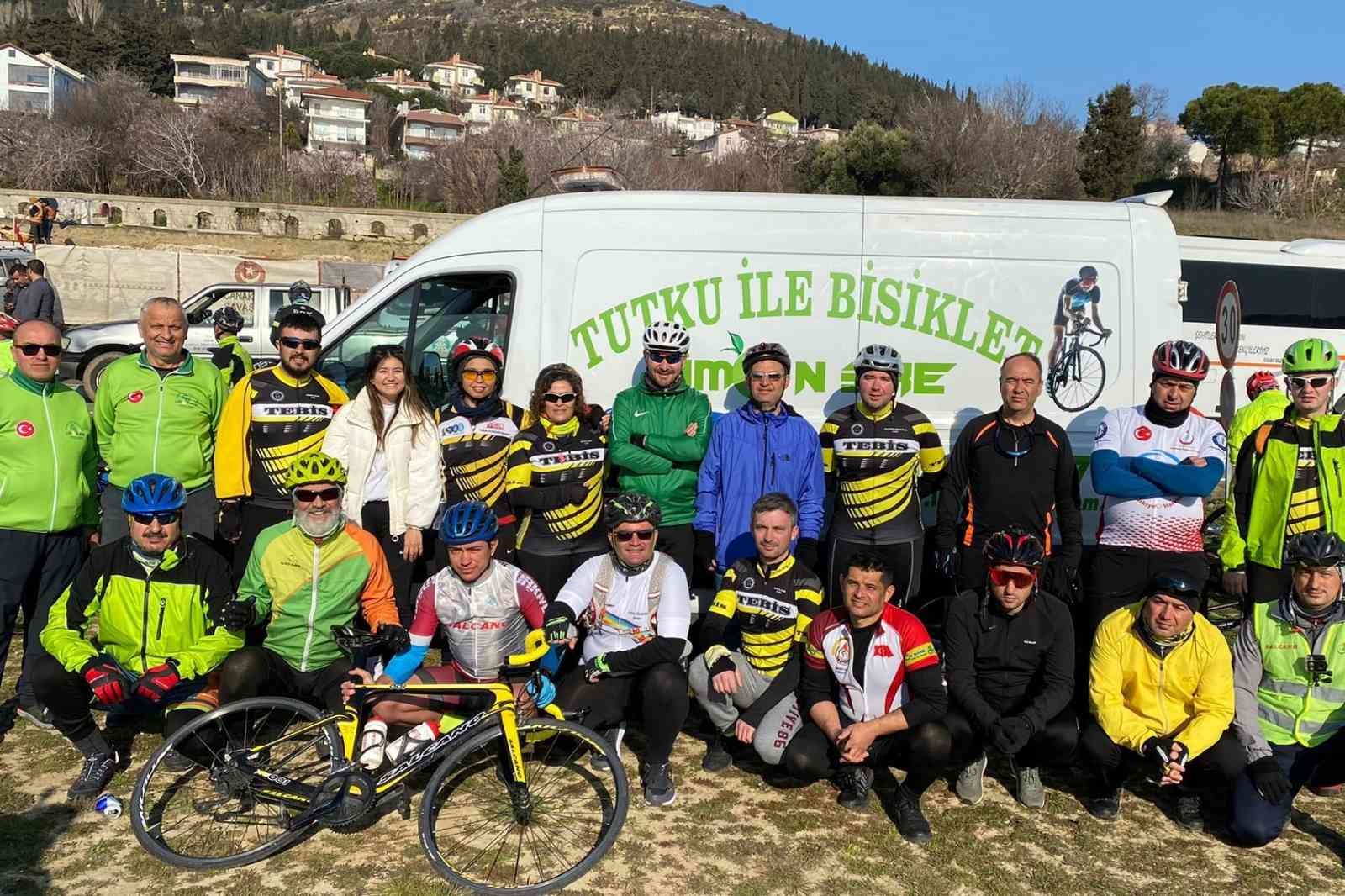 Çanakkale Tekirdağ’dan Başlar Şehitleri Anma Bisiklet Turu düzenlendi Tekirdağlı bisiklet severler tarafından düzenlenen ve artık geleneksel hale gelen ’Çanakkale Tekirdağ’dan Başlar Şehitleri Anma Bisiklet Turu’ 32 ...