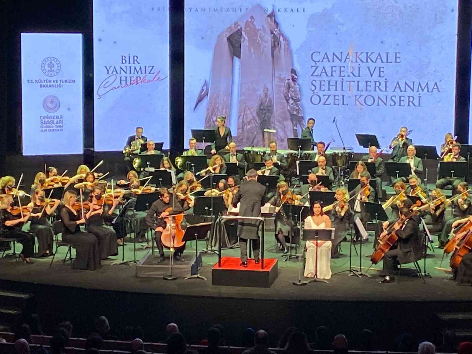 Çanakkale Zaferi ve Şehitleri Anma Programı’nda 57. Alayın Sancağı açıldı Çanakkale Zaferi ve Şehitleri Anma Özel Konserinde sahne alan İstanbul Devlet Senfonisi Orkestrası Bestekarı Can Atilla, 57. Alay Sancağının ...