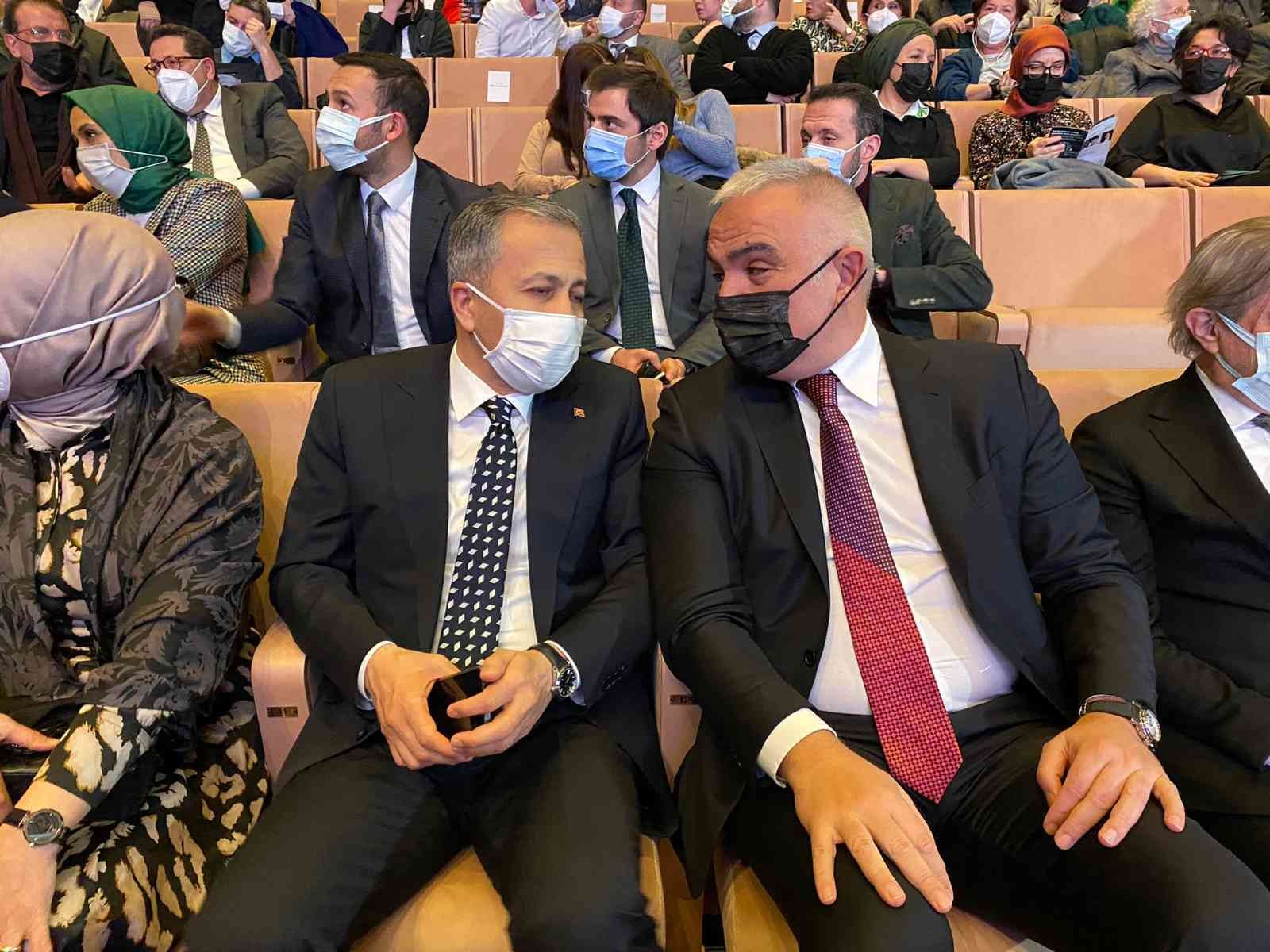 Çanakkale Zaferi ve Şehitleri Anma Programı’nda 57. Alayın Sancağı açıldı Çanakkale Zaferi ve Şehitleri Anma Özel Konserinde sahne alan İstanbul Devlet Senfonisi Orkestrası Bestekarı Can Atilla, 57. Alay Sancağının ...