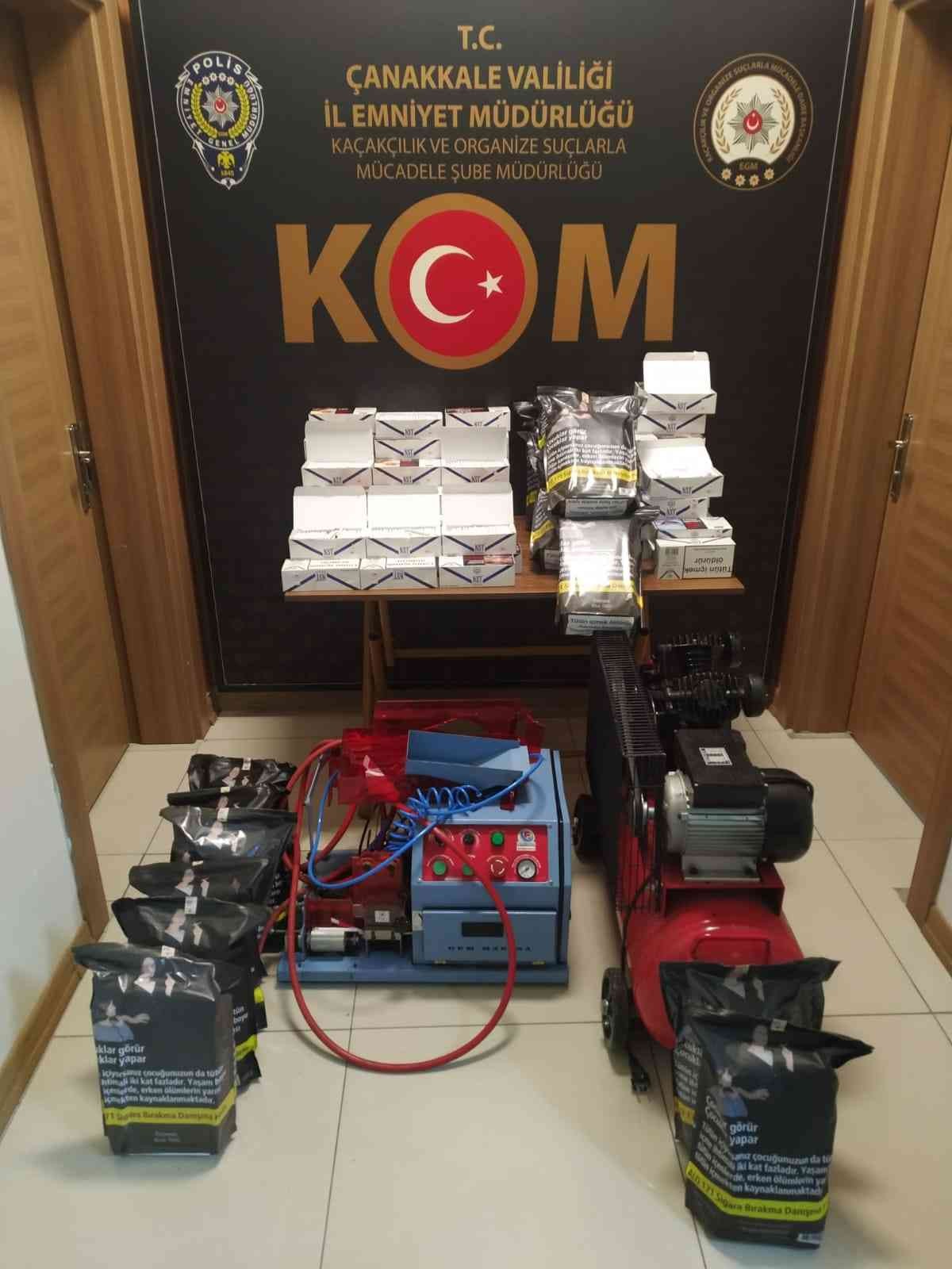 Çanakkale’de kaçak tütün operasyonu Çanakkale’de gerçekleştirilen operasyonda çok sayıda tütün ve tütün mamulü ele geçirildi. Bir ihbarı değerlendiren Çanakkale Emniyet Müdürlüğü ...