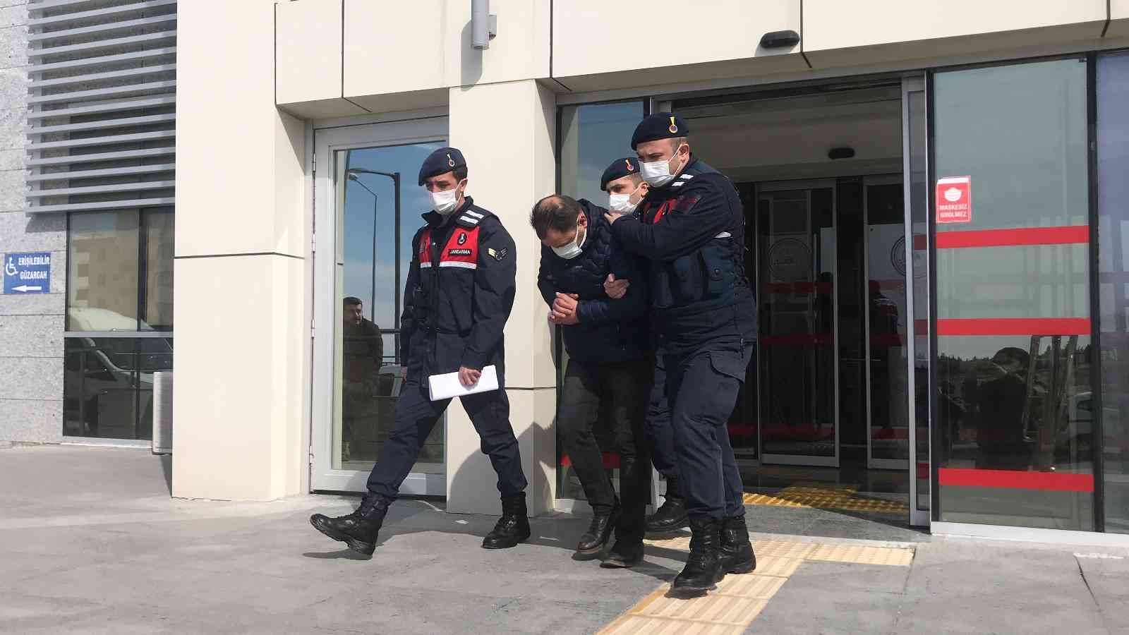 Cumhuriyet Halk Partisi (CHP) Kırklareli Yerel Yönetimlerden Sorumlu İl Başkan Yardımcısı Cem Toptaş, rüşvet suçundan tutuklanarak cezaevine ...