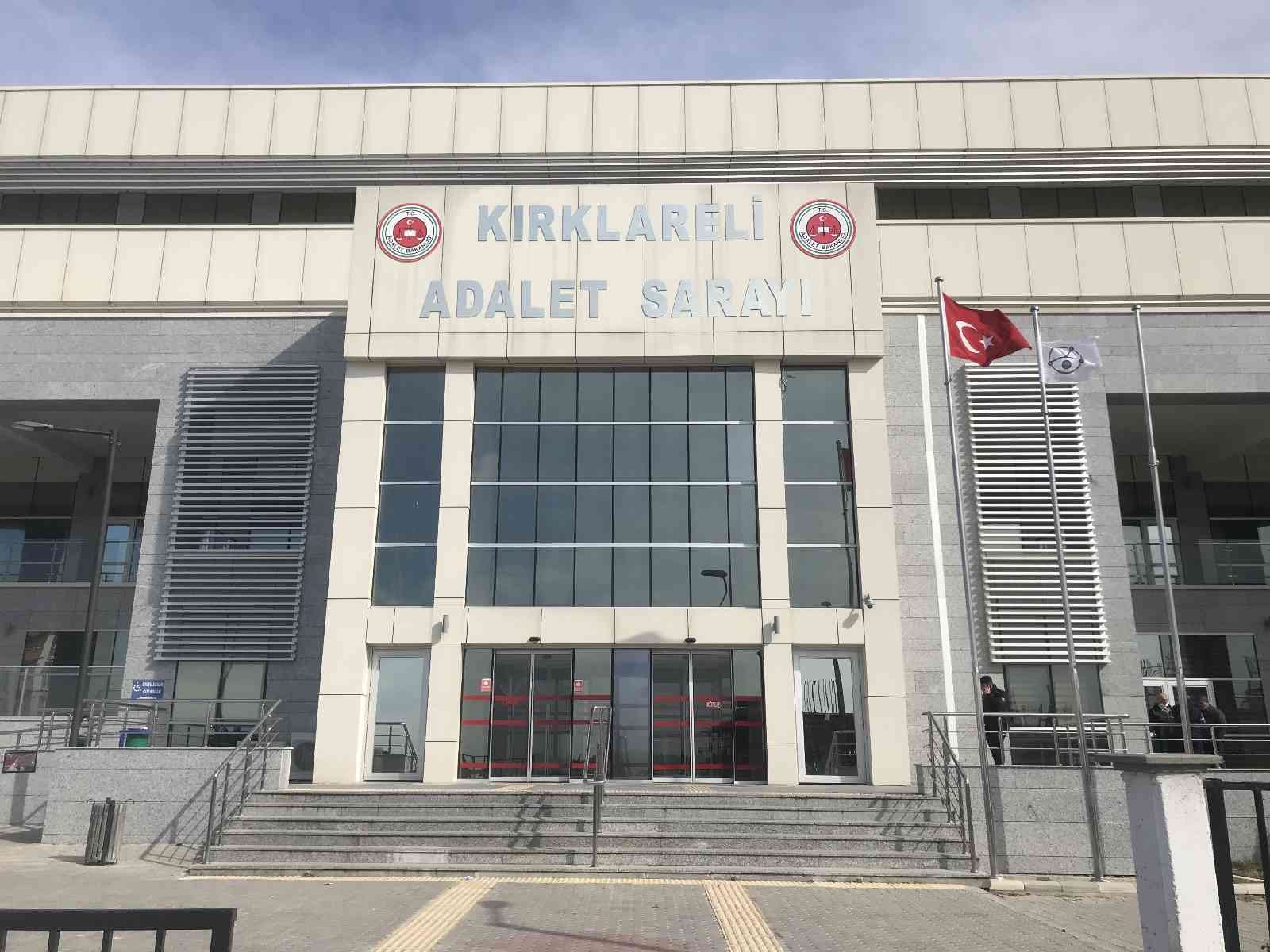 Cumhuriyet Halk Partisi (CHP) Kırklareli Yerel Yönetimlerden Sorumlu İl Başkan Yardımcısı Cem Toptaş, rüşvet suçundan tutuklanarak cezaevine ...