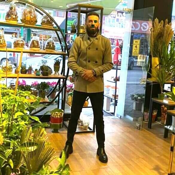 Kocaeli’nin Derince ilçesinde tabancayla vurularak öldürülen evli ve 2 çocuk babası şahıs toprağa verildi. Olay, 1 Mart Salı gecesi Derince ...