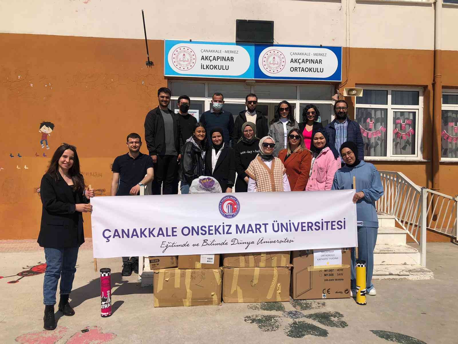ÇOMÜ gönüllülerinden Akçapınar Ortaokulu’na destek Çanakkale Onsekiz Mart Üniversitesi (ÇOMÜ), Kurumsal İletişim Koordinatörlüğü Sosyal Sorumluluk Birimi faaliyetleri çerçevesinde sürdürülen ...