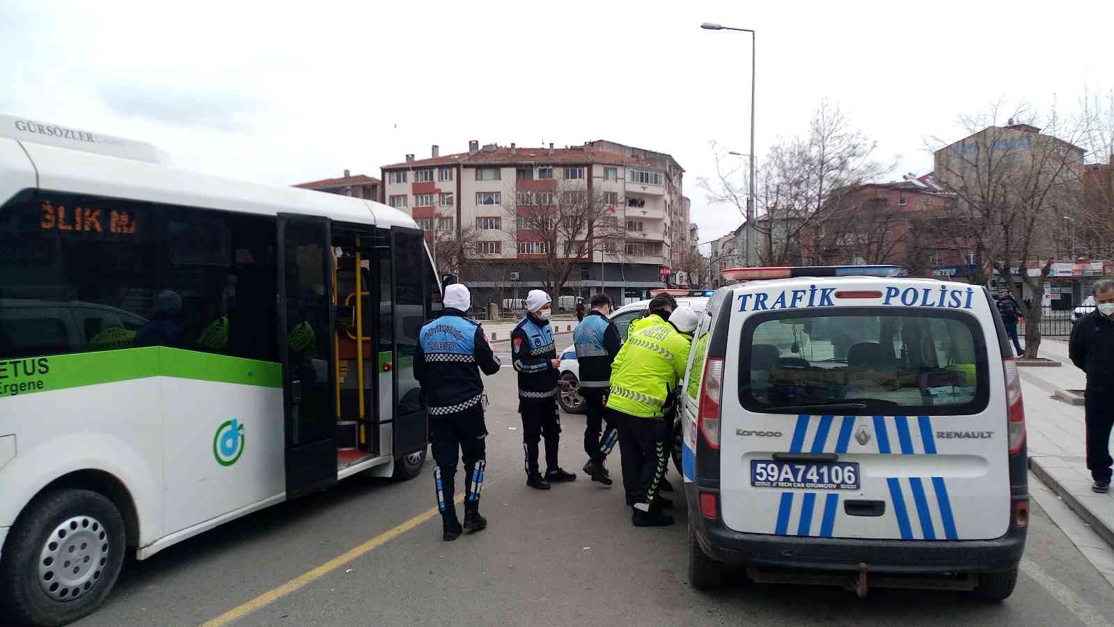 Tekirdağ’ın Çorlu ilçesinde polis ve büyük şehir zabıtası tarafından şehir içi yolcu taşımacılığı yapan minibüsler ile M plakalı minibüsler ...