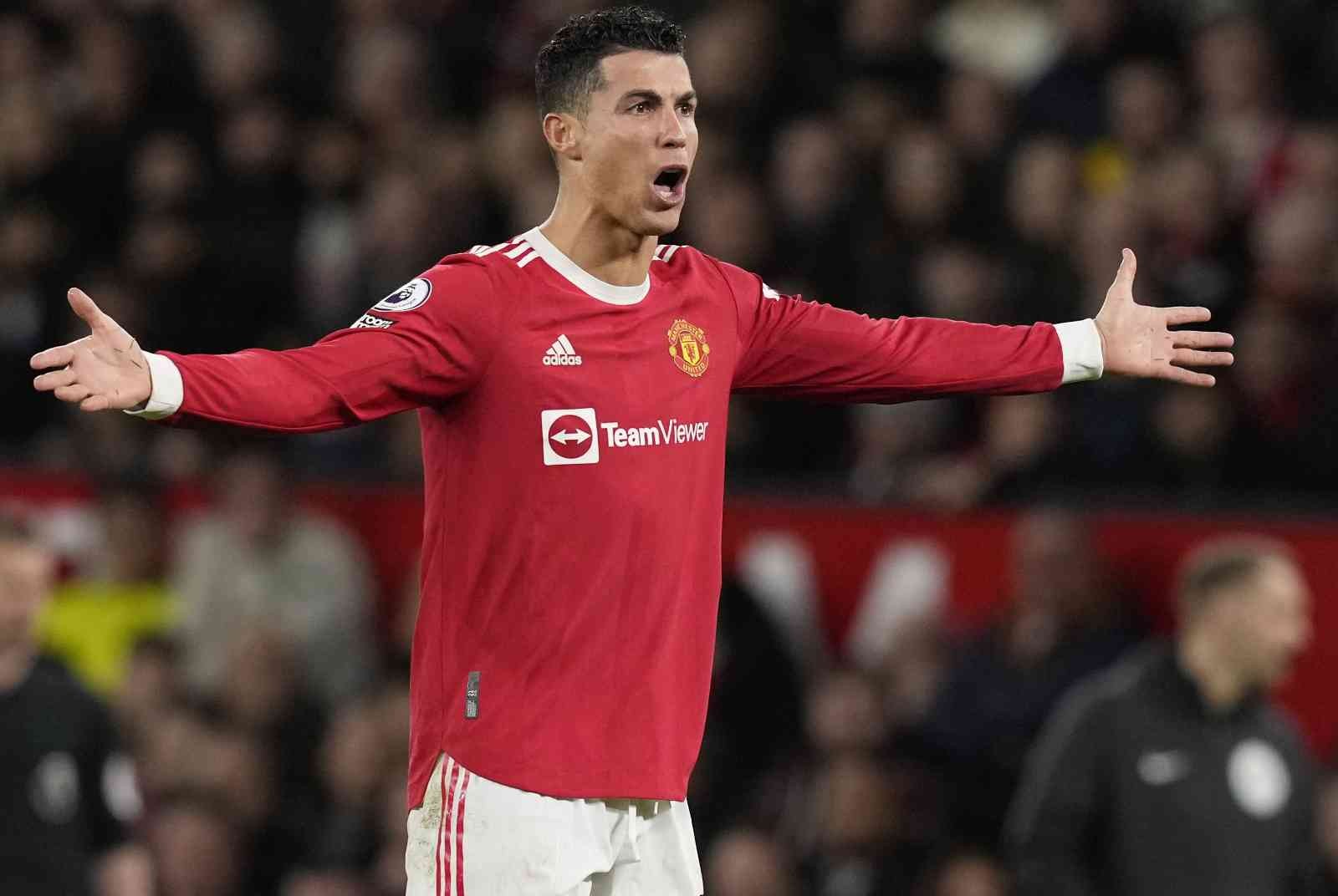 Manchester United’ın Portekizli yıldızı Cristiano Ronaldo, Tottenham ağlarına attığı 3 golle birlikte kariyerinde 807 gole ulaşarak profesyonel ...