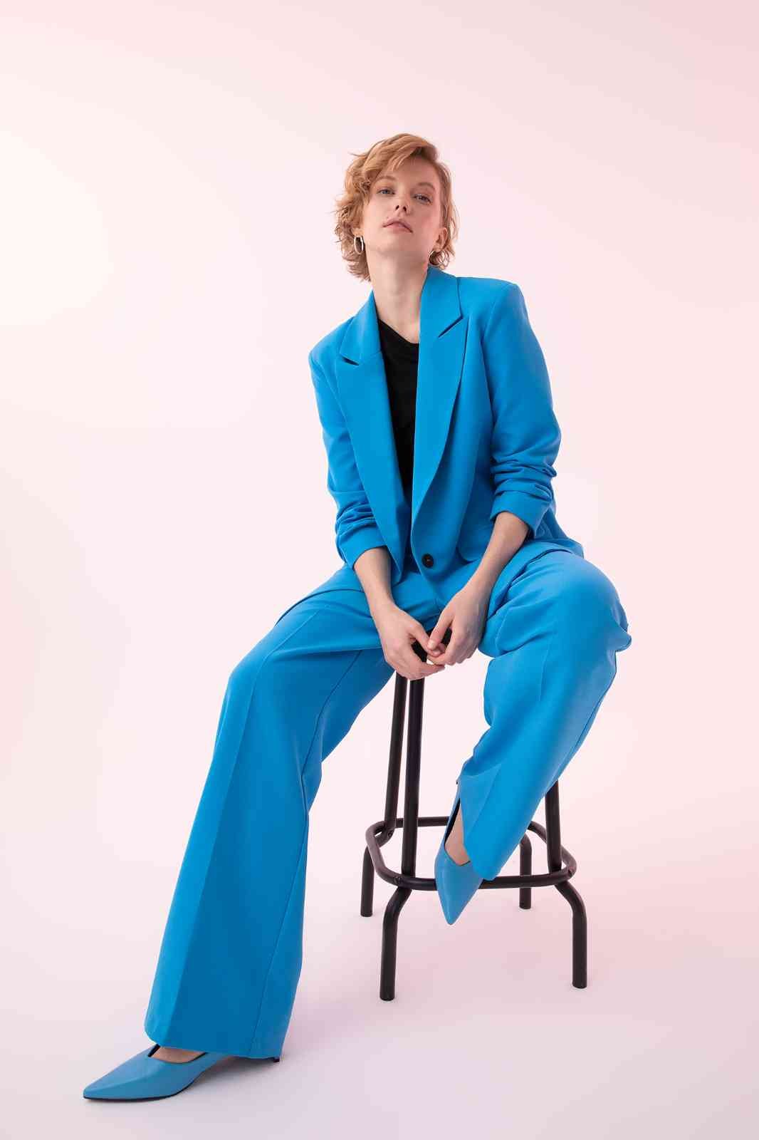 DeFacto, casual ürünlerini kadınların beğenisine sundu DeFacto’nun, günün yoğunluğunda kendini şık ve rahat hissetmek isteyen kadınlar için tasarladığı casual ürünleri raflarda yerini aldı. Global ...