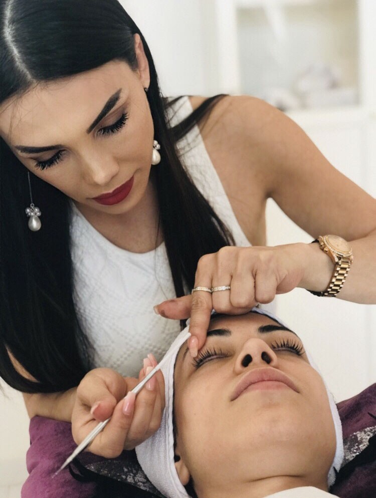 Doğal bakışlar için kirpik bakımı ve öneriler Estetik ve Güzellik Koçu Nermin Negiz, ’’Kirpik uygulamalarında son dönemde popüler olan Yumi Lashes Yöntemi’ni uyguluyoruz. Profesyonel Kirpik ...