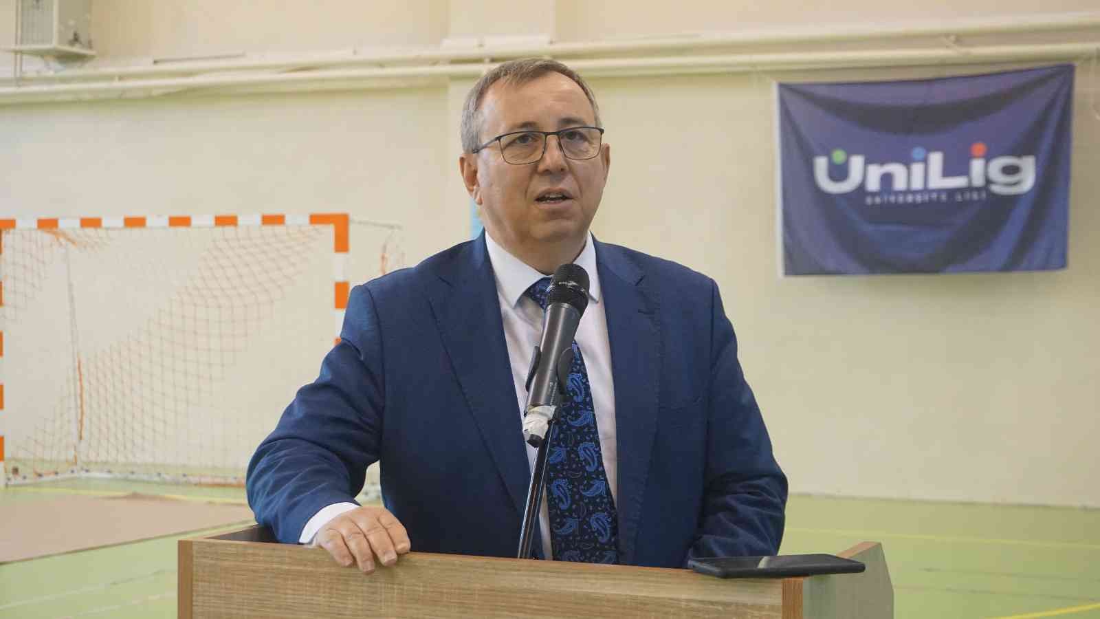 Edirne, ’Üniversitelerarası Bilek Güreşi’ yarışmasına ev sahipliği yapıyor Türkiye’nin çeşitli bölgelerinden 34 üniversitenin ve yaklaşık 200 sporcunun katılım sağladığı ’Üniversitelerarası Bilek Güreşi’ yarışması ...