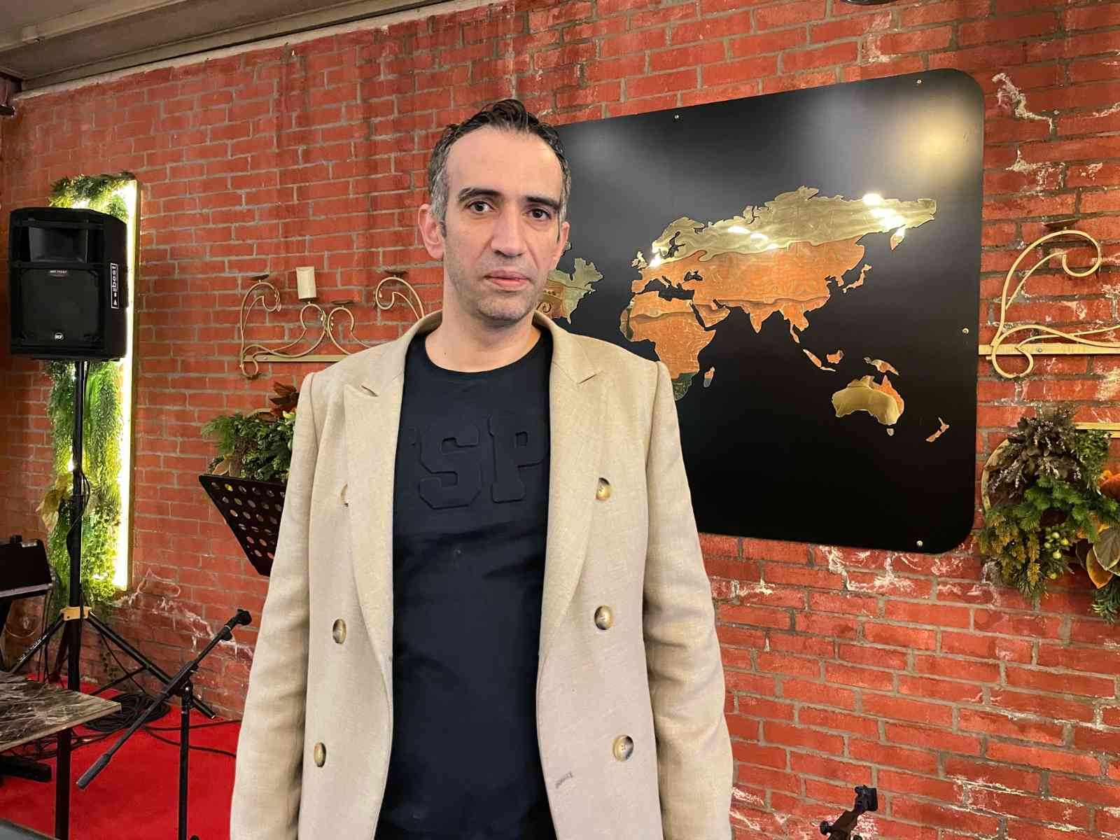 Eğlence mekanları pandemi sonrası yaza hazırlanıyor İstanbul’da eğlence mekanları, pandemi sonrası yaz için hazırlıklara başladı. Sektörünün pandemi ile birlikte zor günler geçirdiğini söyleyen ...