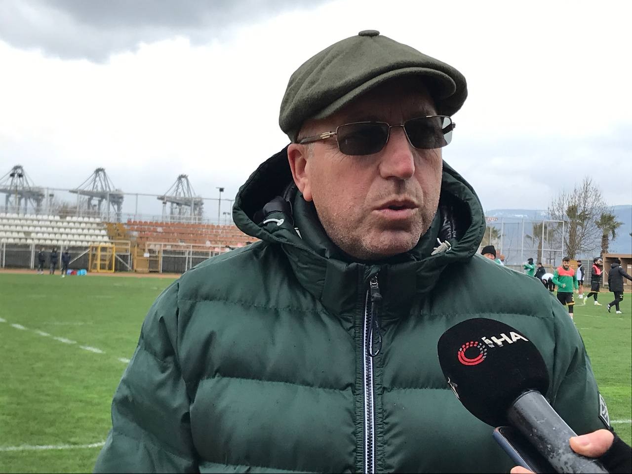 Engin Koyun’dan Tuzlaspor’un kullandığı stadyuma ilişkin açıklama: "Zeminin bozulmasını arzu etmiyorum" Kocaelispor Başkanı Engin Koyun, sahası olmadığı için son maçını Kocaeli Stadyumu’nda oynayan Tuzlaspor’a ilişkin açıklama yaptı. Koyun, "Ben ...