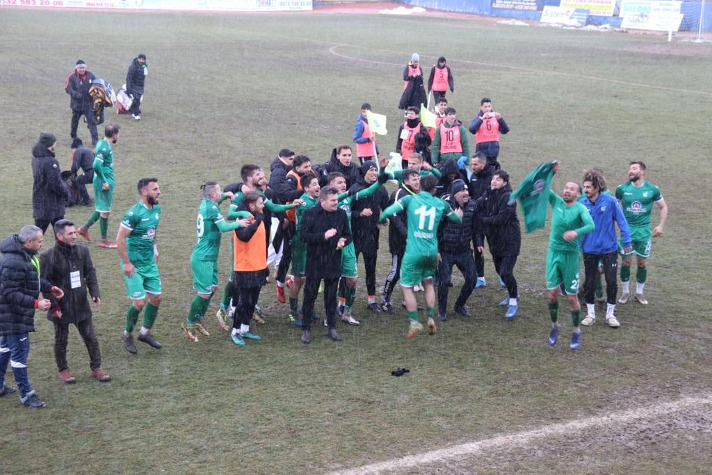 TFF 2. Lig Kırmızı Grup’ta mücadele eden ve önce deplasmanda Adıyamanspor, ardından evinde şampiyonluk hesapları yapan Bodrumspor’u, son olarak ...