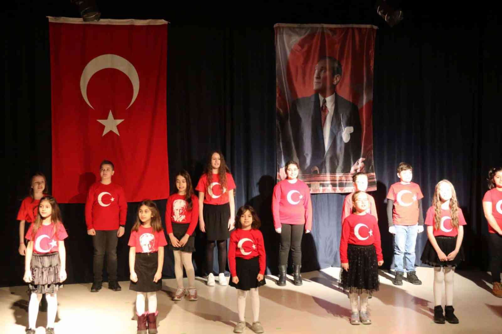 Ergene’de 12 Mart İstiklal Marşı’mızın kabulü ve Mehmet Akif Ersoy’u anma programı İstiklal Marşının Kabulünün 101. yıl dönümü ve Mehmet Akif Ersoy’u anma günü dolayısıyla Ergene’de tören düzenlendi. Kaymakamlık tarafından ...