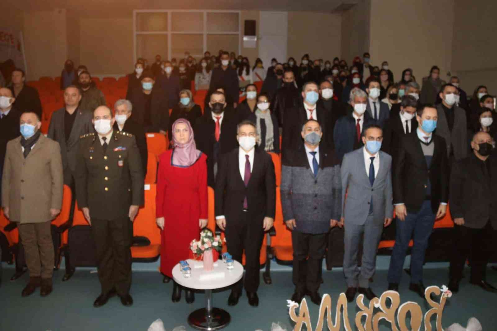 Ergene’de 12 Mart İstiklal Marşı’mızın kabulü ve Mehmet Akif Ersoy’u anma programı İstiklal Marşının Kabulünün 101. yıl dönümü ve Mehmet Akif Ersoy’u anma günü dolayısıyla Ergene’de tören düzenlendi. Kaymakamlık tarafından ...