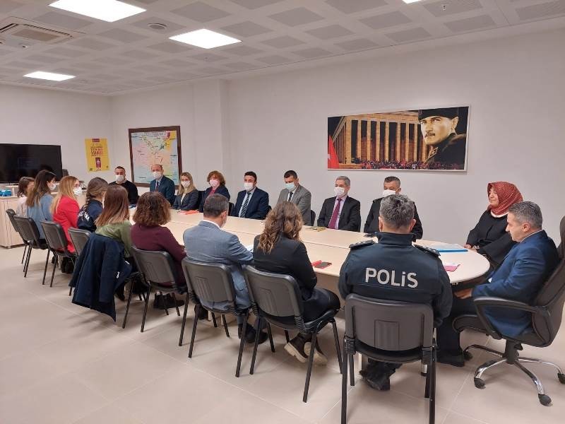 Kadına Yönelik Şiddetle Mücadele Koordinasyon Toplantısı Ergene Kaymakamı Mehmet Emin Taşçı başkanlığında kaymakamlık toplantı salonunda yapıldı ...