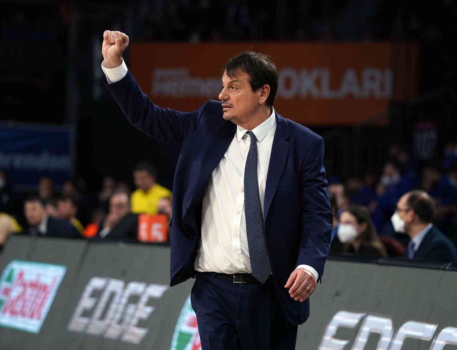 Ergin Ataman: "Temsil ettiğim kulübün haklarını korurum" Anadolu Efes Başantrenörü Ergin Ataman, THY Euroleague’deki oylamayla ilgili açıklamalarda bulundu. Oylama şeklinin yanlış olduğunu belirttiğini ...