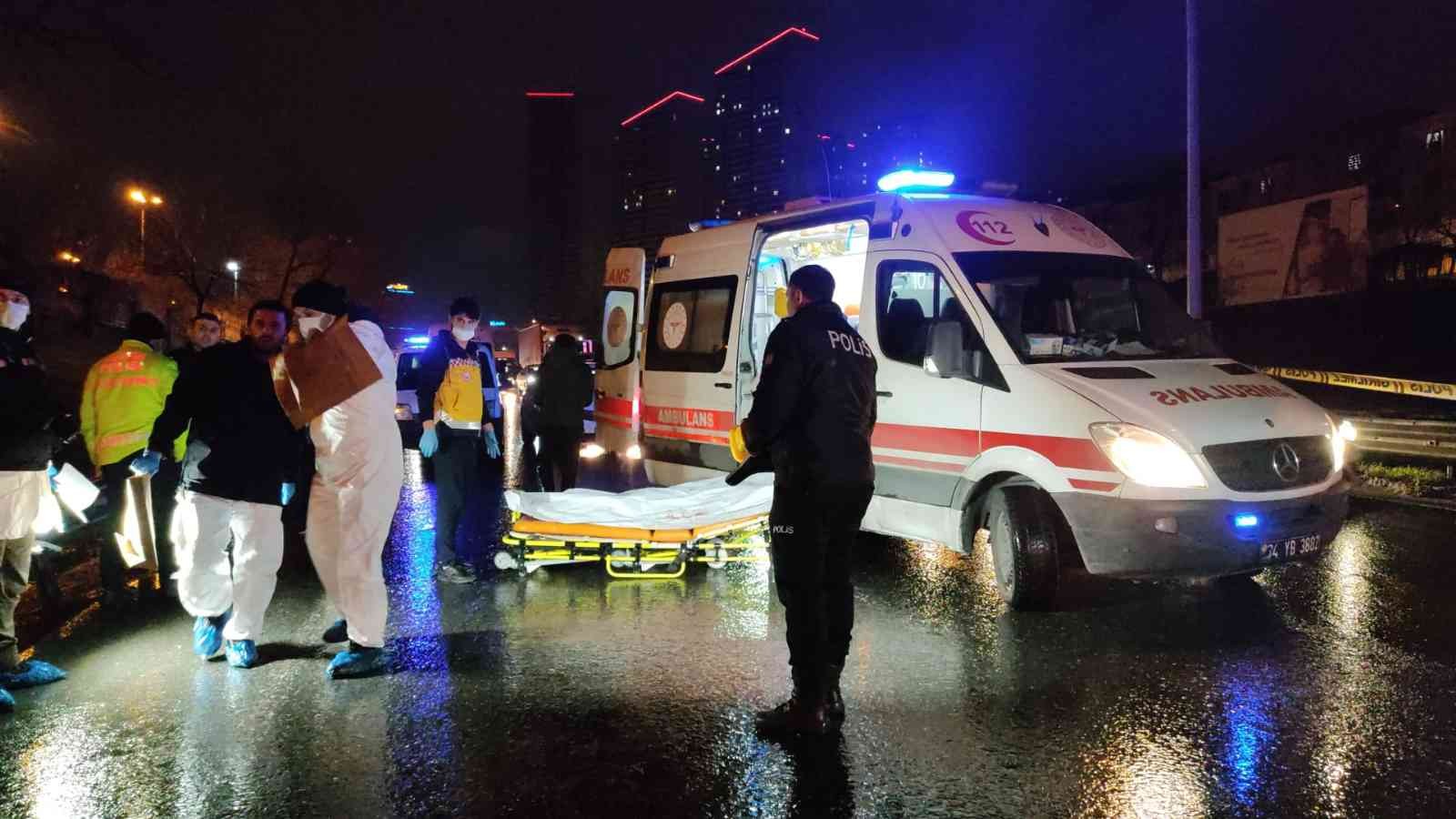 Esenyurt’ta köprüden atlayan erkek şahıs hayatını kaybetti Esenyurt’ta Avcılar-Haramidere bağlantı yolundaki köprüden yola atlayan erkek şahıs hayatını kaybetti. Ölen kişinin cansız bedeni otopsi yapılmak ...