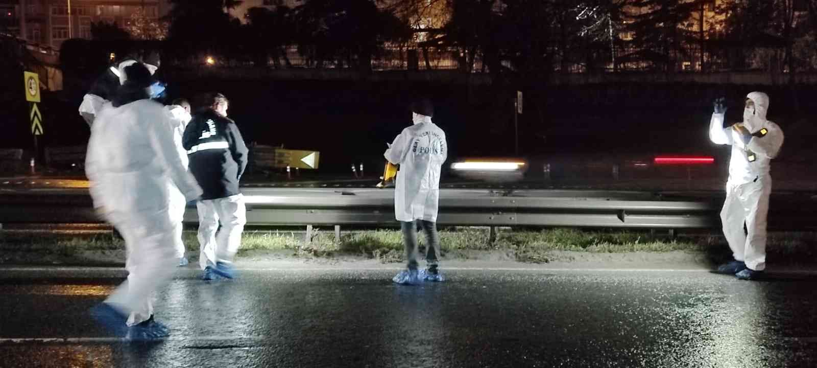 Esenyurt’ta köprüden atlayan erkek şahıs hayatını kaybetti Esenyurt’ta Avcılar-Haramidere bağlantı yolundaki köprüden yola atlayan erkek şahıs hayatını kaybetti. Ölen kişinin cansız bedeni otopsi yapılmak ...