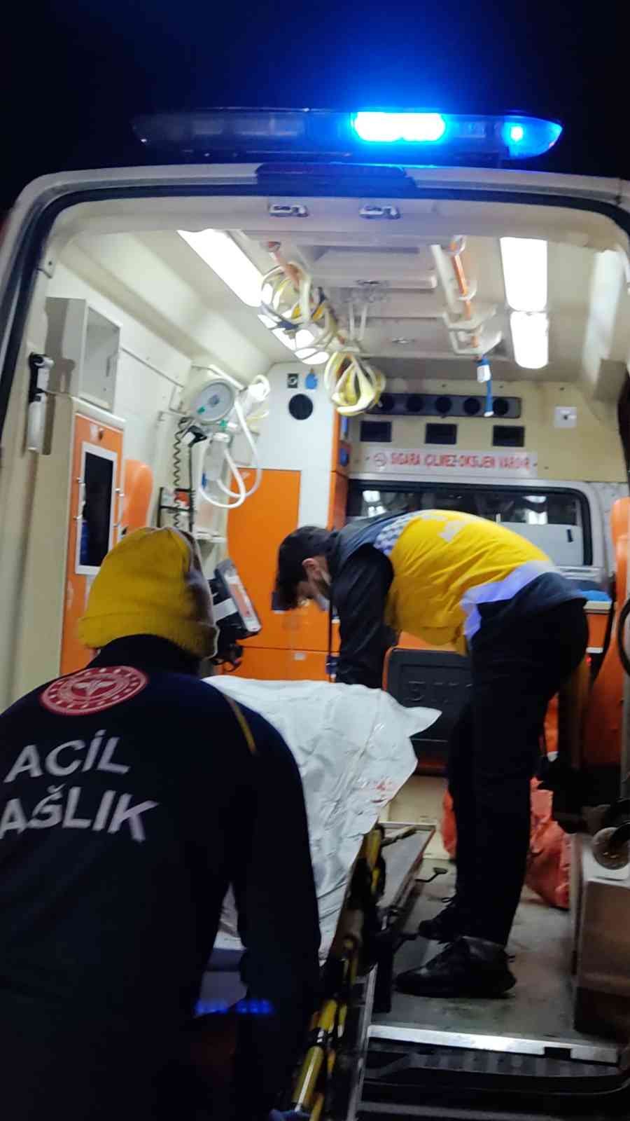 Esenyurt’ta köprüden atlayan erkek şahıs hayatını kaybetti Esenyurt’ta Avcılar-Haramidere bağlantı yolundaki köprüden yola atlayan erkek şahıs hayatını kaybetti. Ölen kişinin cansız bedeni otopsi yapılmak ...