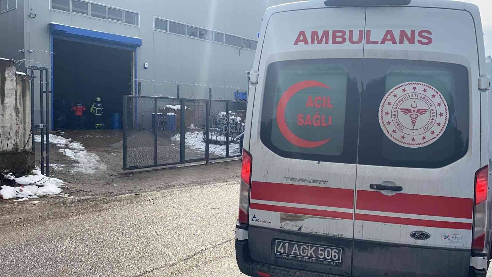 Fabrikada döküm makinesi patladı: 3 yaralı Kocaeli’nin Çayırova ilçesinde bir fabrikanın içindeki döküm makinesinin patlaması neticesinde 3 kişi yaralandı. Yangın, Kocaeli’nin Çayırova ...