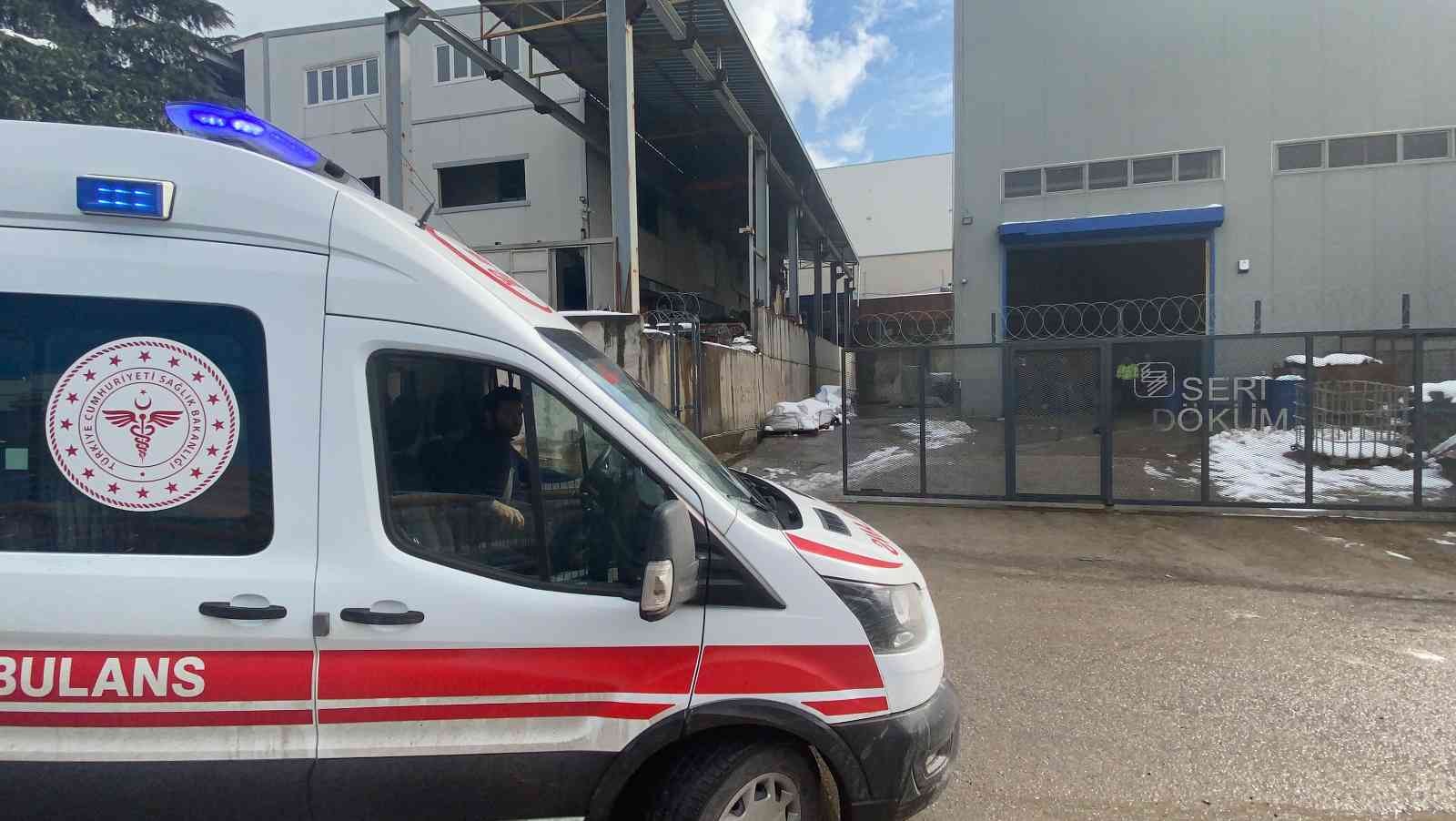 Fabrikada döküm makinesi patladı: 3 yaralı Kocaeli’nin Çayırova ilçesinde bir fabrikanın içindeki döküm makinesinin patlaması neticesinde 3 kişi yaralandı. Yangın, Kocaeli’nin Çayırova ...