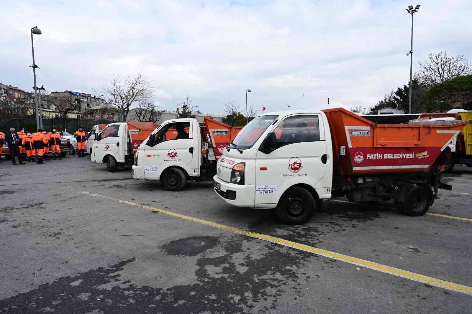 Fatih’te kar hazırlıkları tamamlandı Fatih Belediyesi, Meteoroloji Genel Müdürlüğü’nün kar yağışına ilişkin uyarılarının ardından yaşanabilecek olumsuzluklara karşı hazırlıkları ...