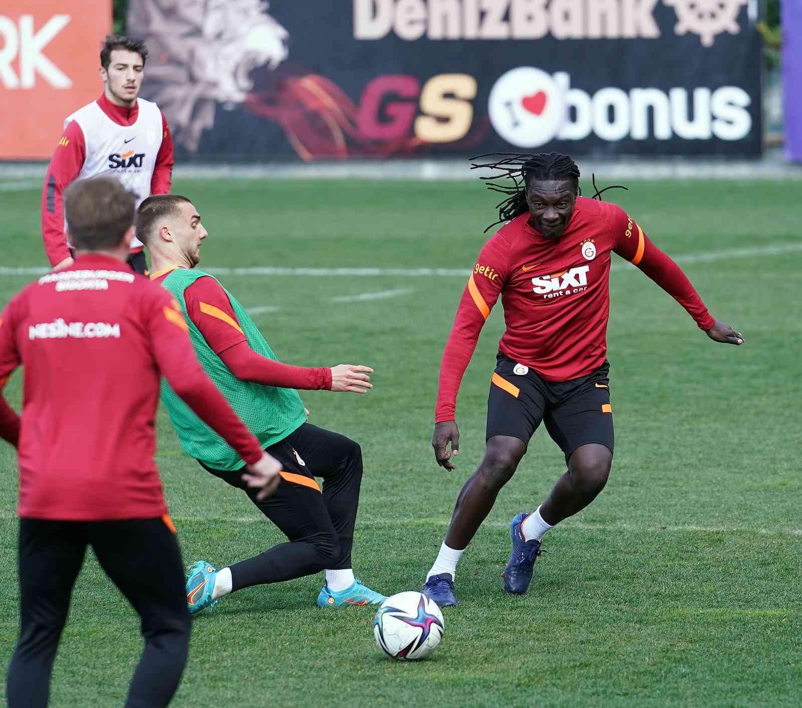 Galatasaray’da Konyaspor maçı hazırlıkları sürüyor Galatasaray, Spor Toto Süper Lig’in 28. haftasında cumartesi günü deplasmanda Konyaspor ile oynayacağı karşılaşmanın hazırlıklarına bir günlük ...