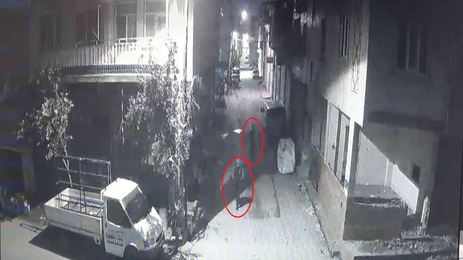 Görülmemiş vicdansızlık Bursa’da çekçek arabalı şahıslar bir binanın kapısının kilidini kırarak bina girişinde duran engelli aracını çaldılar. İhbar üzerine harekete ...