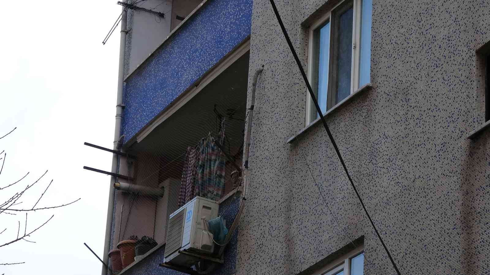 Görülmemiş vicdansızlık Bursa’da çekçek arabalı şahıslar bir binanın kapısının kilidini kırarak bina girişinde duran engelli aracını çaldılar. İhbar üzerine harekete ...