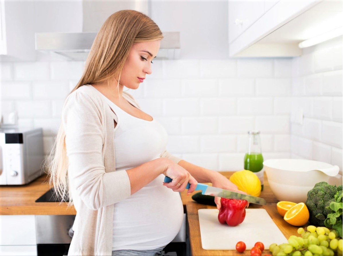 Doğru bir beslenme şekli ile sağlıklı ve daha kolay bir hamilelik geçirmek mümkün. Kadın Hastalıkları ve Doğum Anabilim Dalı Uzmanı Doç. Dr ...