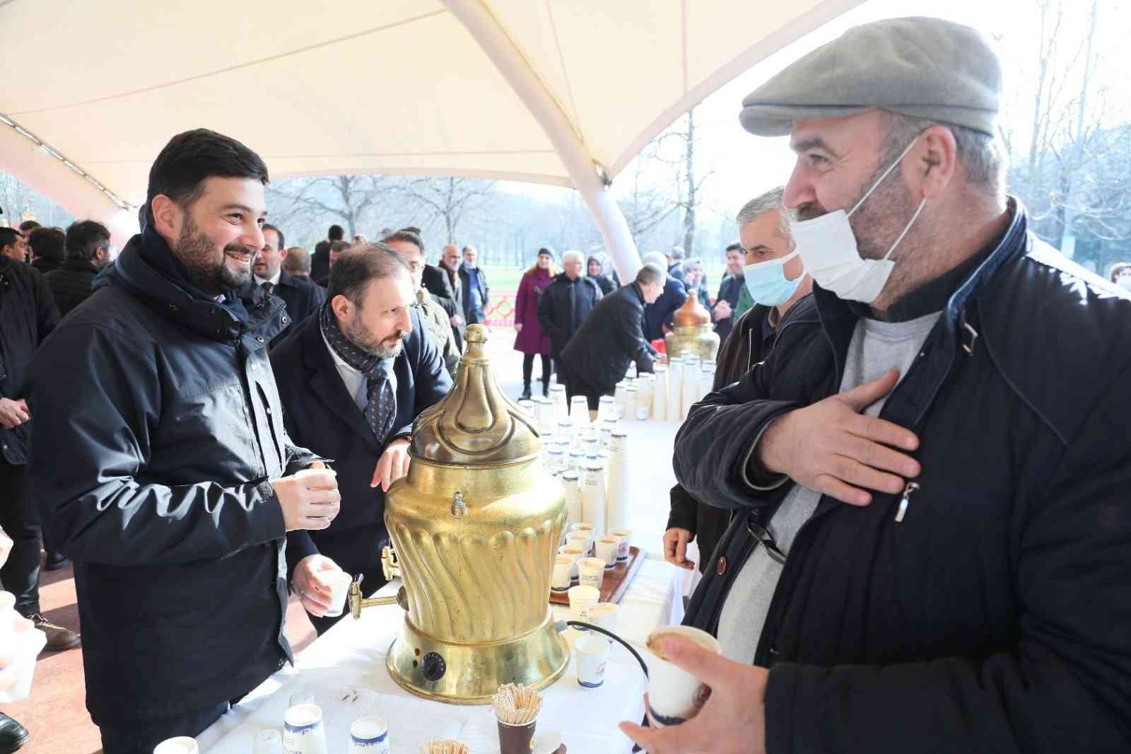 Hasbahçe’de 7 bin kişiye salep dağıtıldı Kağıthane Belediyesi, Hasbahçe’de binlerce vatandaşa kış aylarının vazgeçilmez içeceği salep ikram etti. Sıcacık saleplerini yudumlayan ...