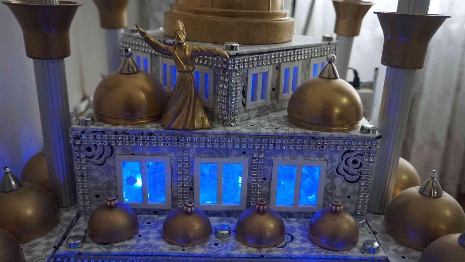 Hobisiyle kanseri yendi Edirne’de yıllar önce kolon kanserine yakalanan 82 yaşındaki Veysel Balcı, hastalığını unutmak ve oyalanmak için başladığı maket cami ve ev yapım ...