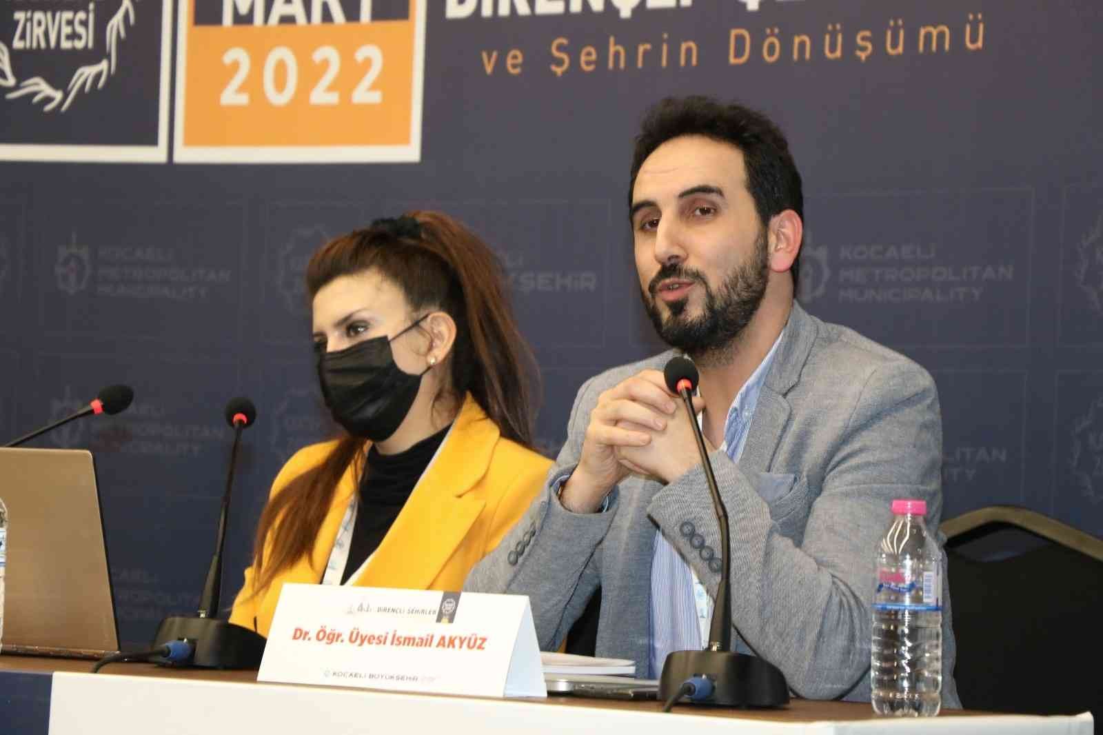 İstanbul pandemi sebebiyle ilk kez göç verdi Tüm ülkeleri ilgilendiren ve binlerce insanı mağdur eden göç konusu, Kartepe Zirvesi’nde ele alındı. Pandemi sebebiyle İstanbul’un ilk kez göç ...