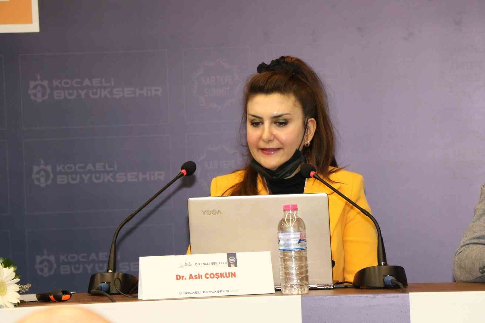 İstanbul pandemi sebebiyle ilk kez göç verdi Tüm ülkeleri ilgilendiren ve binlerce insanı mağdur eden göç konusu, Kartepe Zirvesi’nde ele alındı. Pandemi sebebiyle İstanbul’un ilk kez göç ...