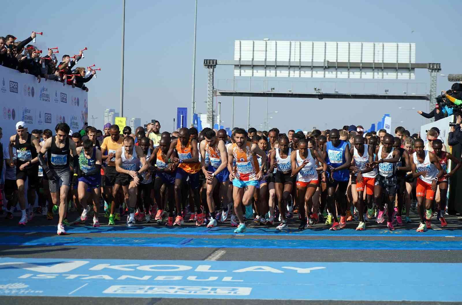 Dünyanın en iyi yarı maratonları arasında yer alan İstanbul Yarı Maratonu 17. kez koşuluyor. Spor İstanbul tarafından düzenlenen İstanbul Yarı ...