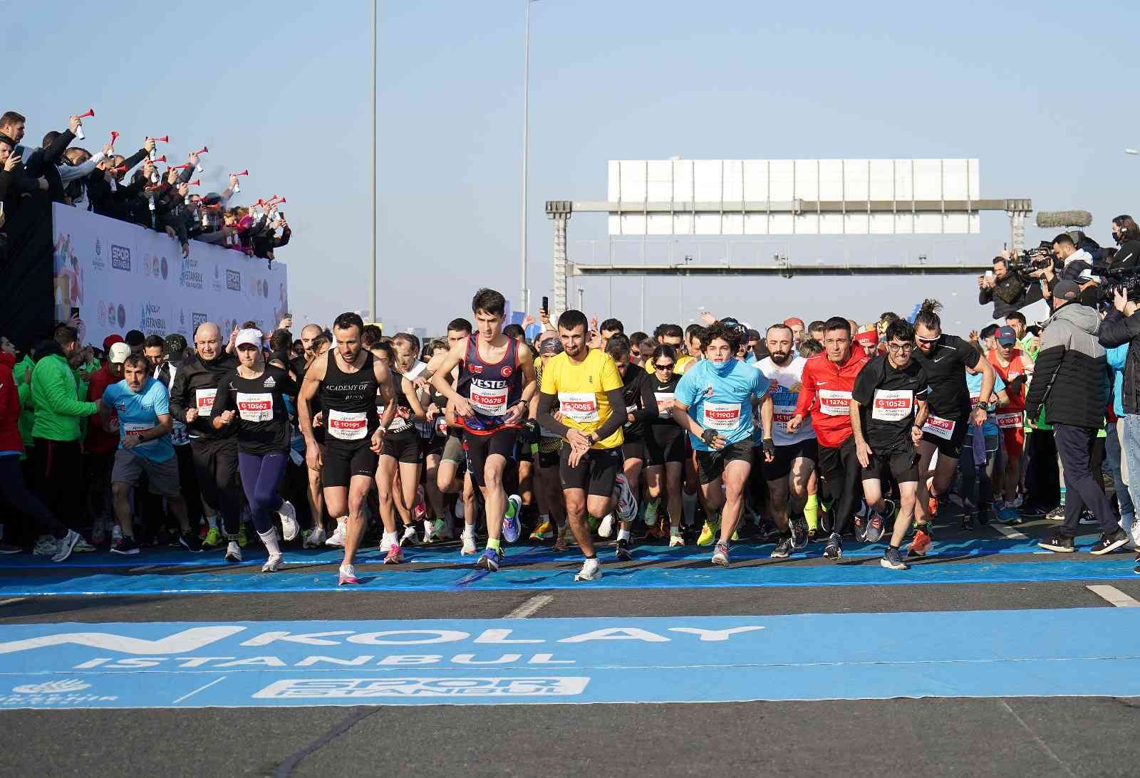Dünyanın en iyi yarı maratonları arasında yer alan İstanbul Yarı Maratonu 17. kez koşuluyor. Spor İstanbul tarafından düzenlenen İstanbul Yarı ...